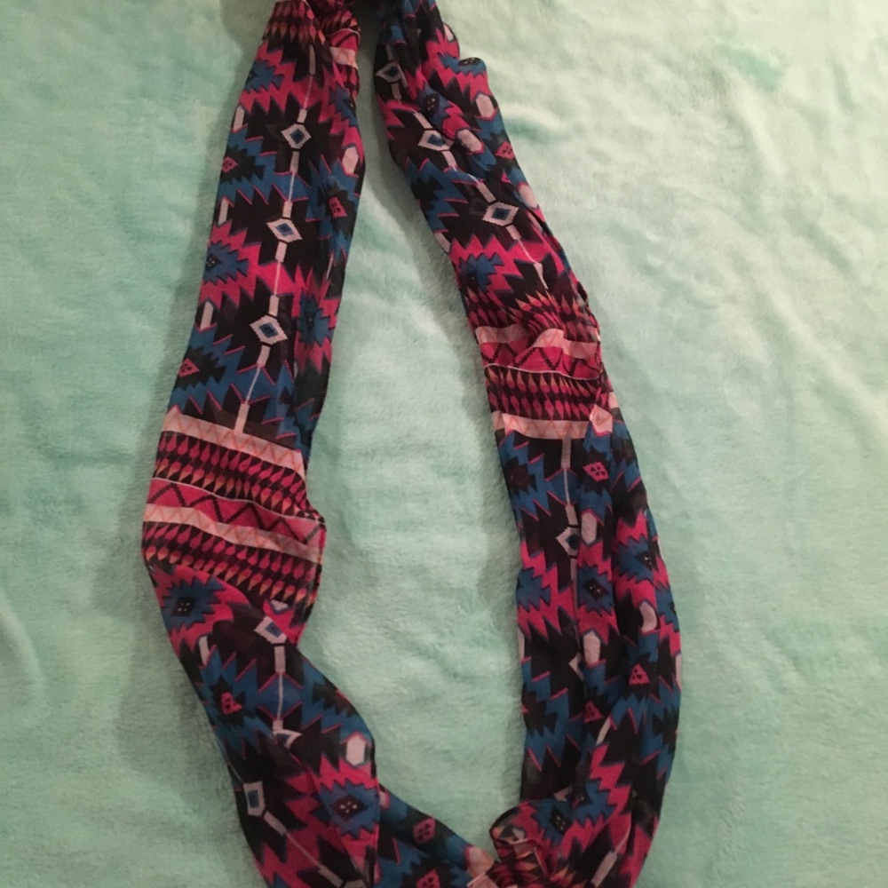 Aztec infinity scarf